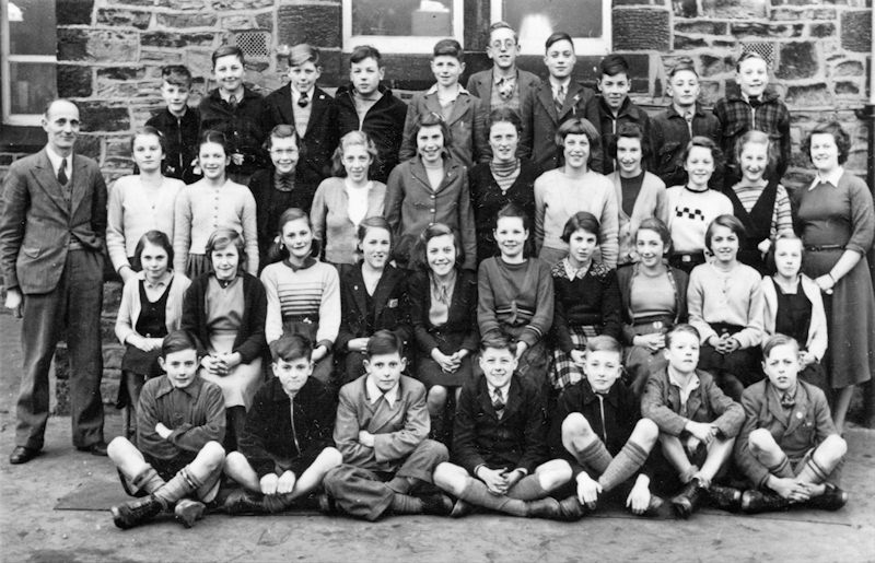 Mrs Lloyd's class 1952