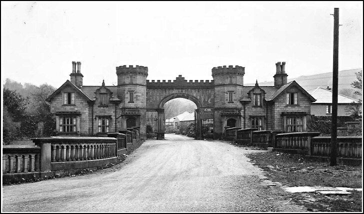 Gateway to the Hall Estate