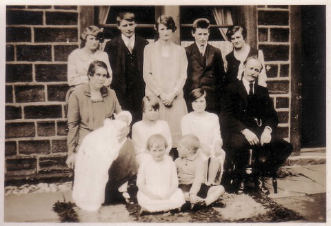 Monkhouse family 1928